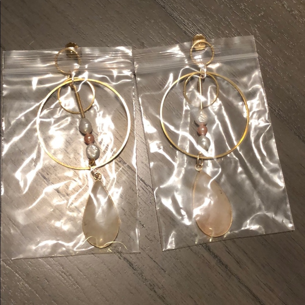 SOLD Pearl earrings Anthropologie hoops - Picture 8 of 8